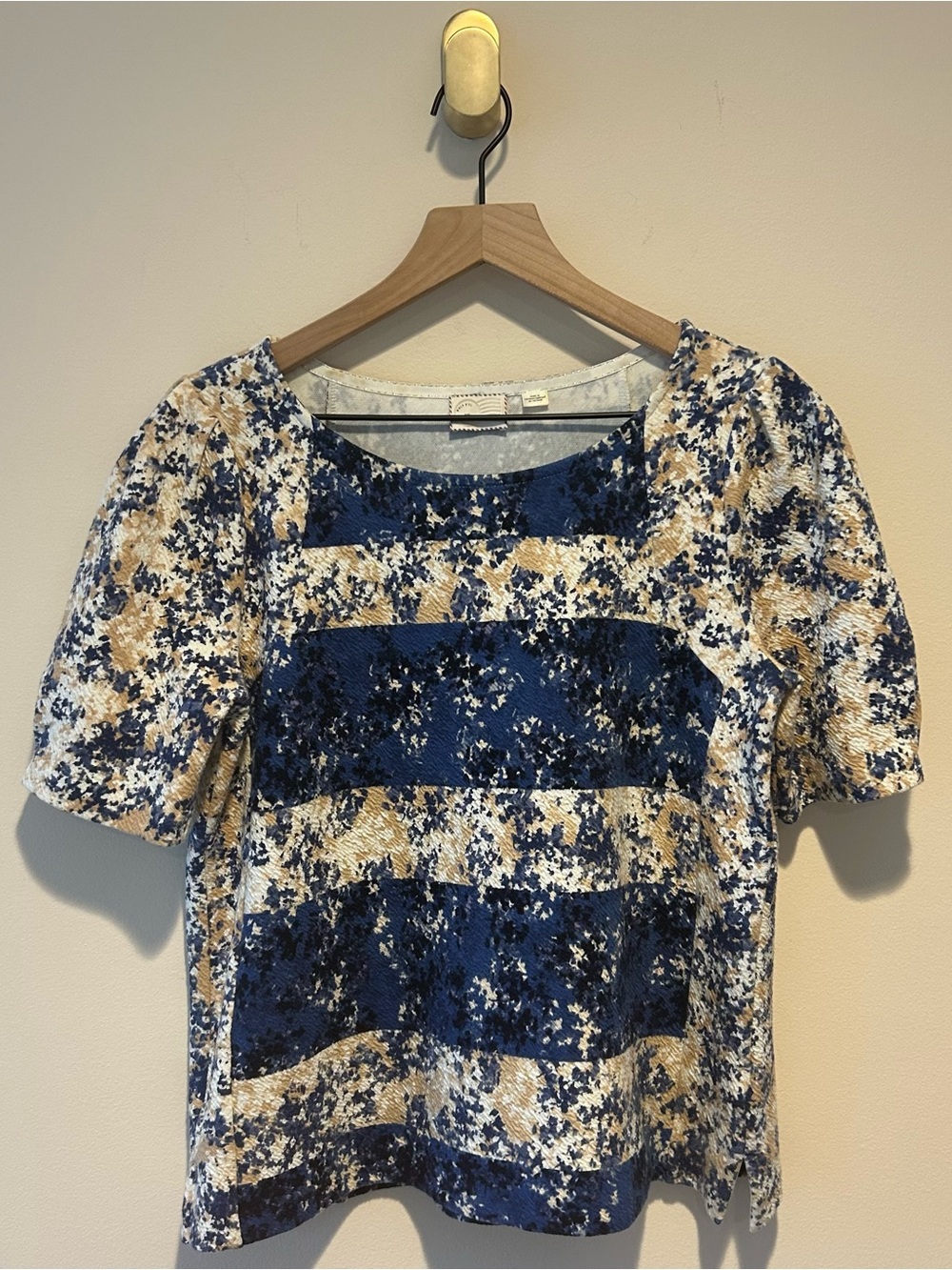Anthropologie Postmark Navy and Cream Floral-Striped SplatterShort Sleeve Blouse